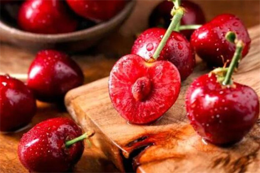 樱桃的营养价值与食用功效，樱桃吃多了会怎样一文解惑 第1张