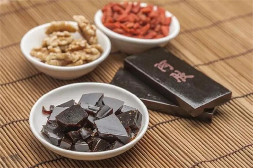 阿胶糕的功效与作用，以及阿胶糕的正确食用方法盘点！ 第1张